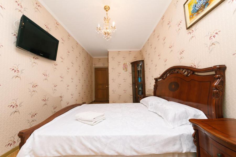 Apartment near Ploschady Lyva Tolstogo Kiew Exterior foto