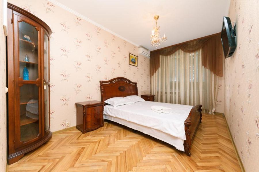 Apartment near Ploschady Lyva Tolstogo Kiew Exterior foto